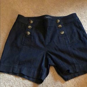 Level 99 size 28 high waisted short